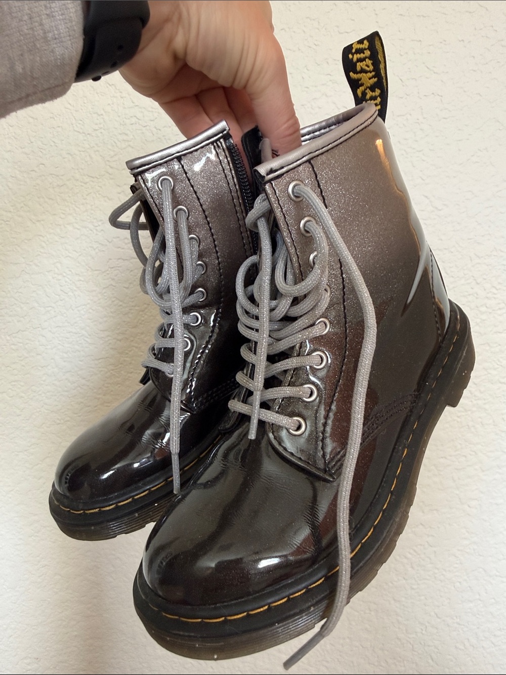 Doc Martins 
Little Girl 
Patent leather
Size one 
Good condition